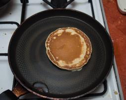 Pankūkas – biezas pankūkas pienā (american pancakes)