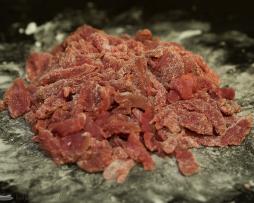 Liellopa gaļa ar sezamu